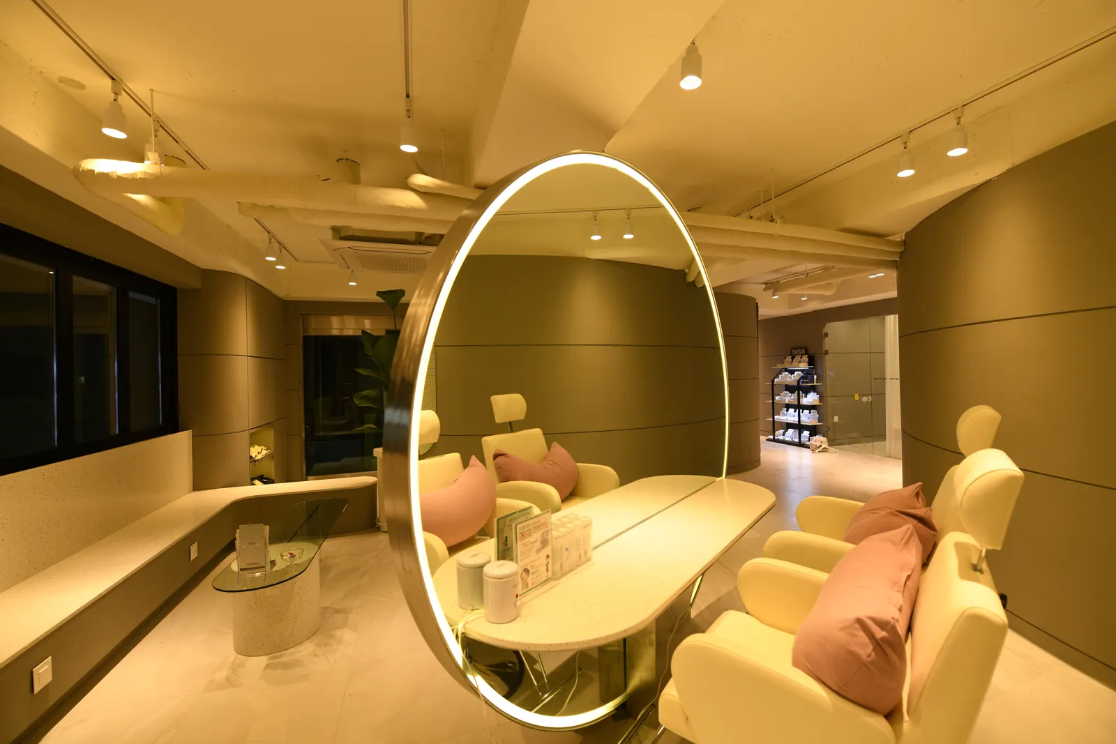 서울 강남구 꼼에스테틱 33평 피부관리샵 인테리어 | 고객 동선·맞춤가구 시공사진 1
